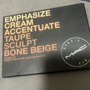 Mac cosmetics contour pallete light/medium used only a handful of times